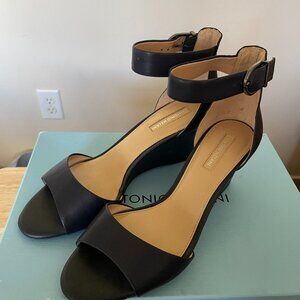 Antonio Melani Navy, dressy sandals, size 8 M